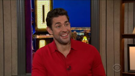 John Krasinski em The Late Show Reproducao 2