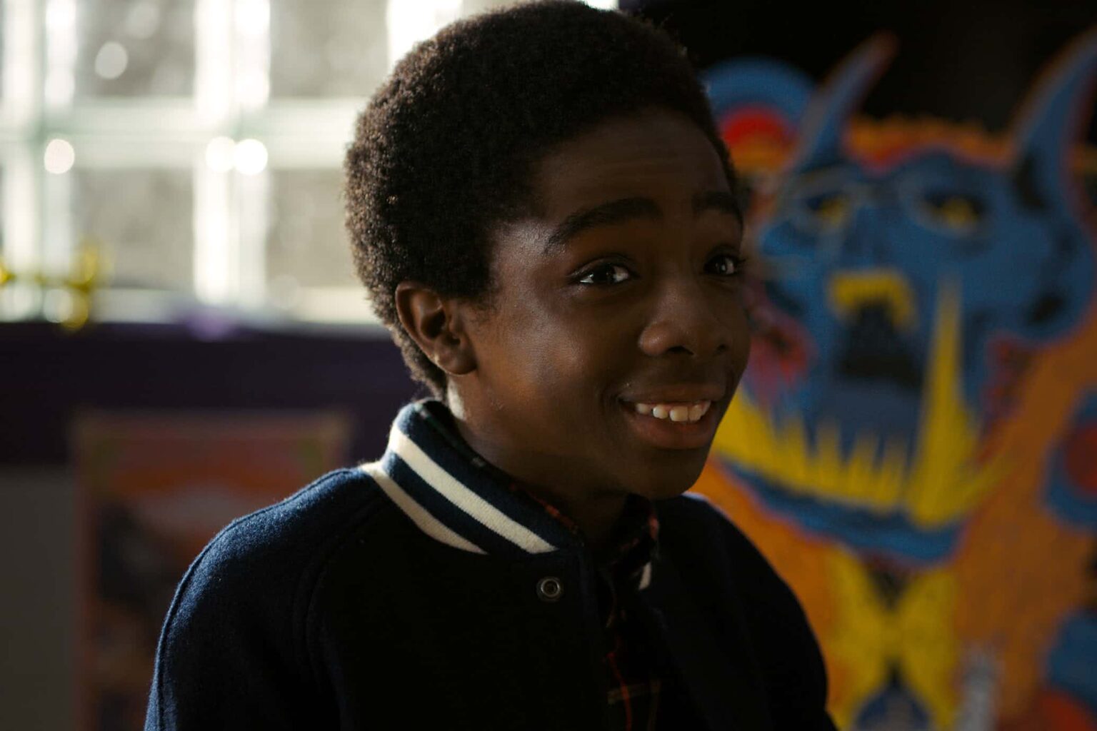 Lucas (Caleb McLaughlin) em Stranger Things (Reprodução)