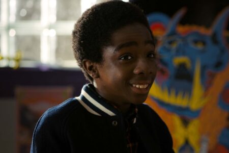 Lucas (Caleb McLaughlin) em Stranger Things (Reprodução)
