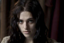 Morgana (Katie McGrath) em As Aventuras de Merlin (Reprodução)