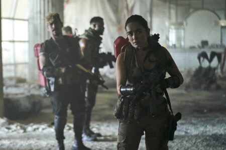 Raul Castillo e Ana La Reguera em Army of The Dead Reproducao