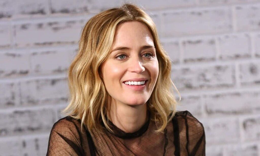 Emily Blunt diz que já interpretou uma super-heroína Emily Blunt (Divulgação)