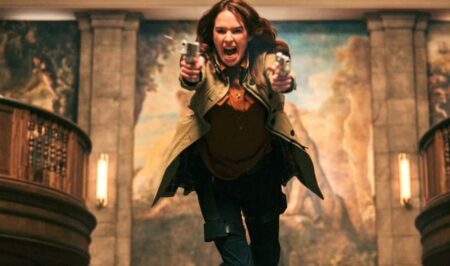 Lena Headey em Gunpowder Milkshake (Reprodução / Netflix)