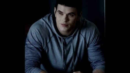 Crepúsculo: Ator quase pediu demissão porque estava cansado de não aparecer kellanlutz 1