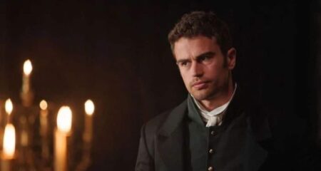 Theo James não retornará para novas temporadas de Sanditon Sidney Parker (Theo James) em Sanditon (Reprodução)
