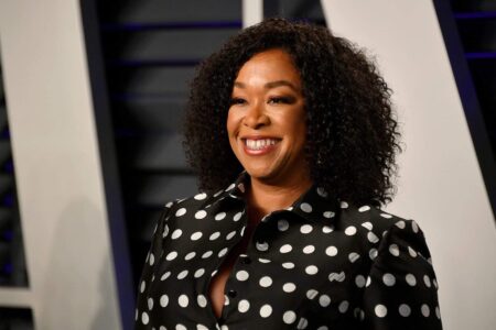 Bridgerton | Shonda Rhimes não esperava um alvoroço após saída de ator Shonda Rhimes