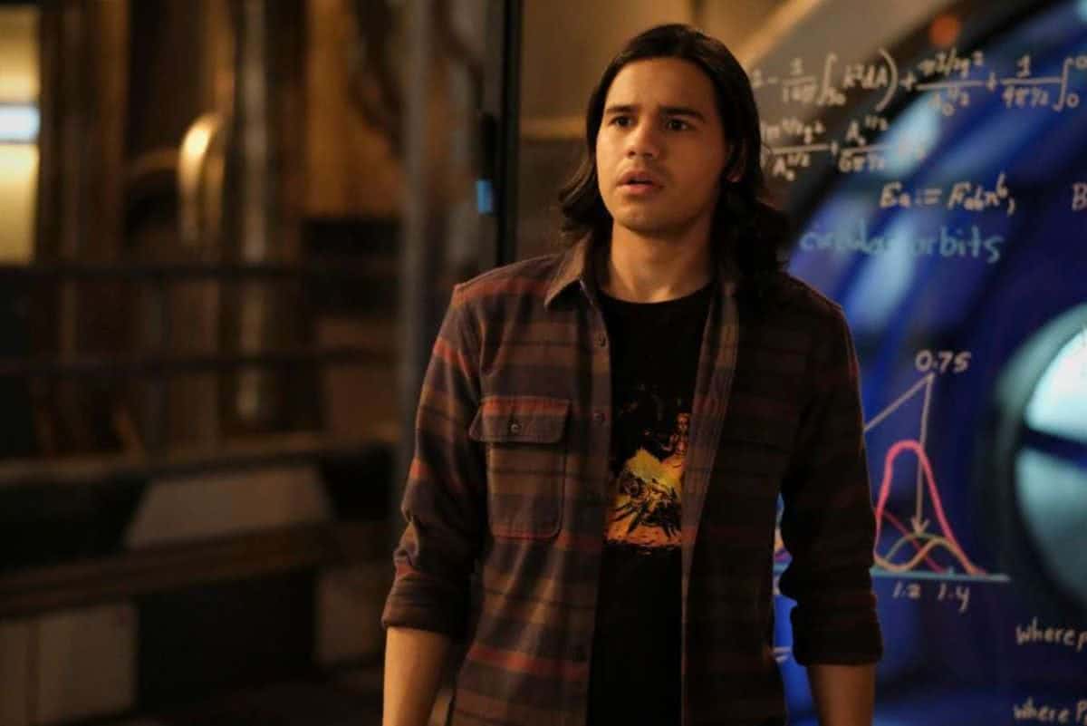 Cisco (Carlos Valdes) em The Flash (Reprodução / The CW)
