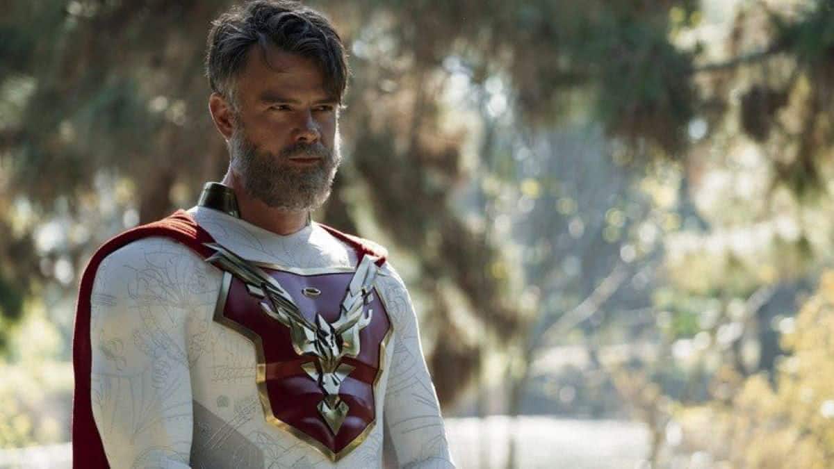 Sheldon Sampson / Utópico (Josh Duhamel) em Legado de Júpiter (Reprodução / Netflix)