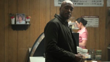 Wolé Parks em Superman & Lois (Reprodução / The CW)