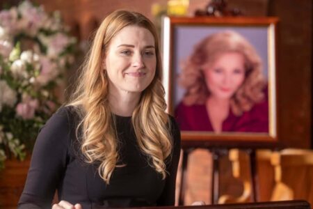 This Is Us: Sophie pode voltar? Alexandra Breckenridge como Sophie em This Is Us Divulgacao