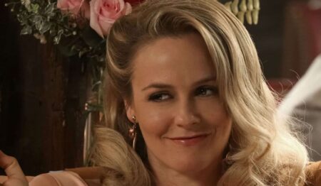 Atriz de As Patricinhas de Beverly Hills quer crossover com Legalmente Loira Alicia Silverstone