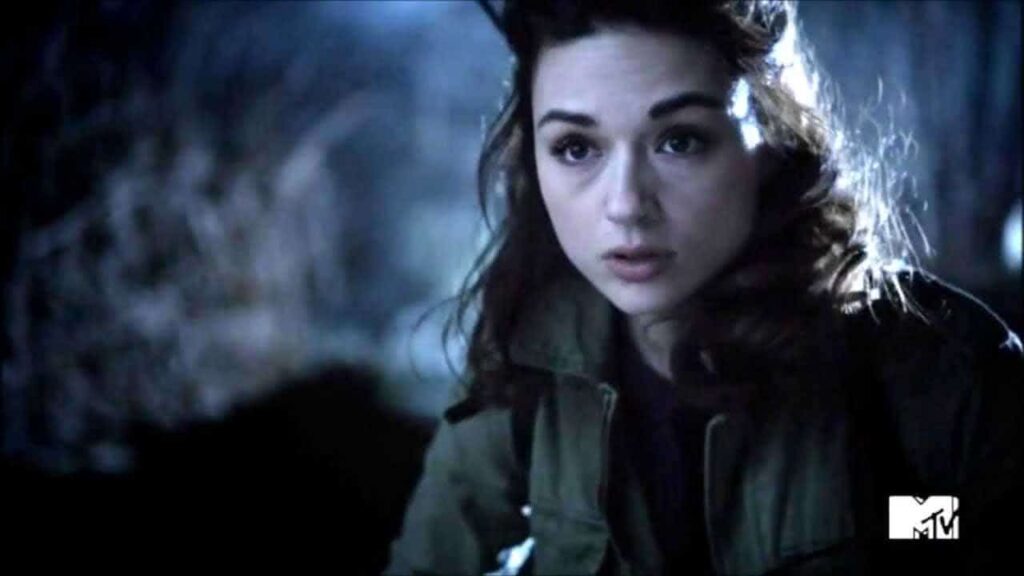Como Allison poderia retornar no filme de Teen Wolf depois de morta? Allison (Crystal Reed) em Teen Wolf (Reprodução)