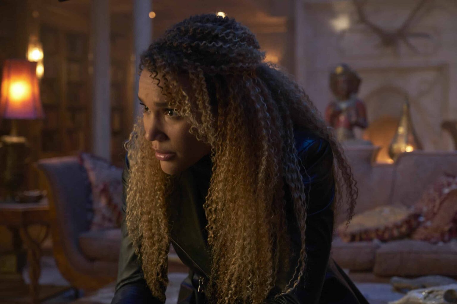 The Umbrella Academy | Showrunner compartilha storyboard que mostra Allison sofrendo Allison (Emmy Raver-Lampman) em The Umbrella Academy (Reprodução)