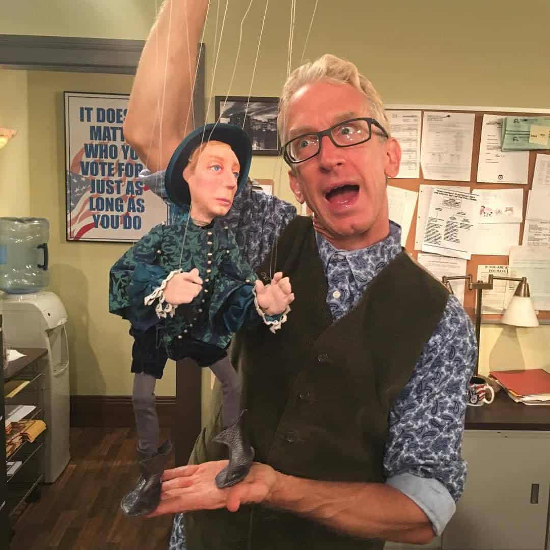 Humorista Andy Dick é preso por agredir alguém com uma arma letal 2 Andy Dick em Duas Garotas em Apuros Reproducao