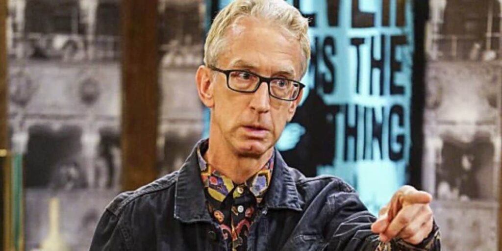 Humorista Andy Dick é preso por agredir alguém com uma arma letal Andy Dick em Duas Garotas em Apuros Reproducao1