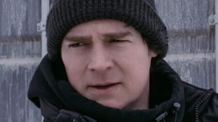 Benjamin Walker em The Ice Road (Reprodução / Netflix)