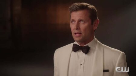 4 provas de que a versão original de Dinastia é muito melhor que a atual Blake Carrington (Grant Show) em Dynasty (Reprodução)