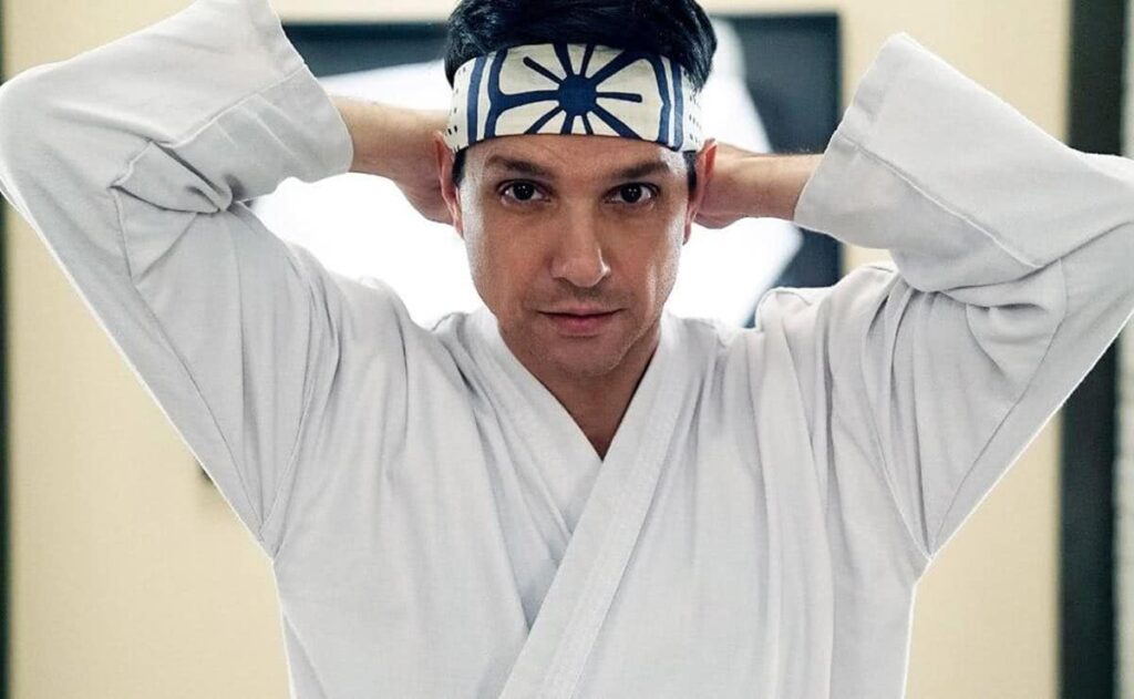 Cobra Kai: 4 razões que provam que Daniel é melhor lutador que Johnny Ralph Macchio como Daniel LaRusso em Cobra Kai (Reprodução/Netflix)