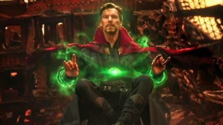 Doutor Estranho (Benedict Cumberbatch) em Vingadores: Guerra Infinita (Reprodução / Marvel)