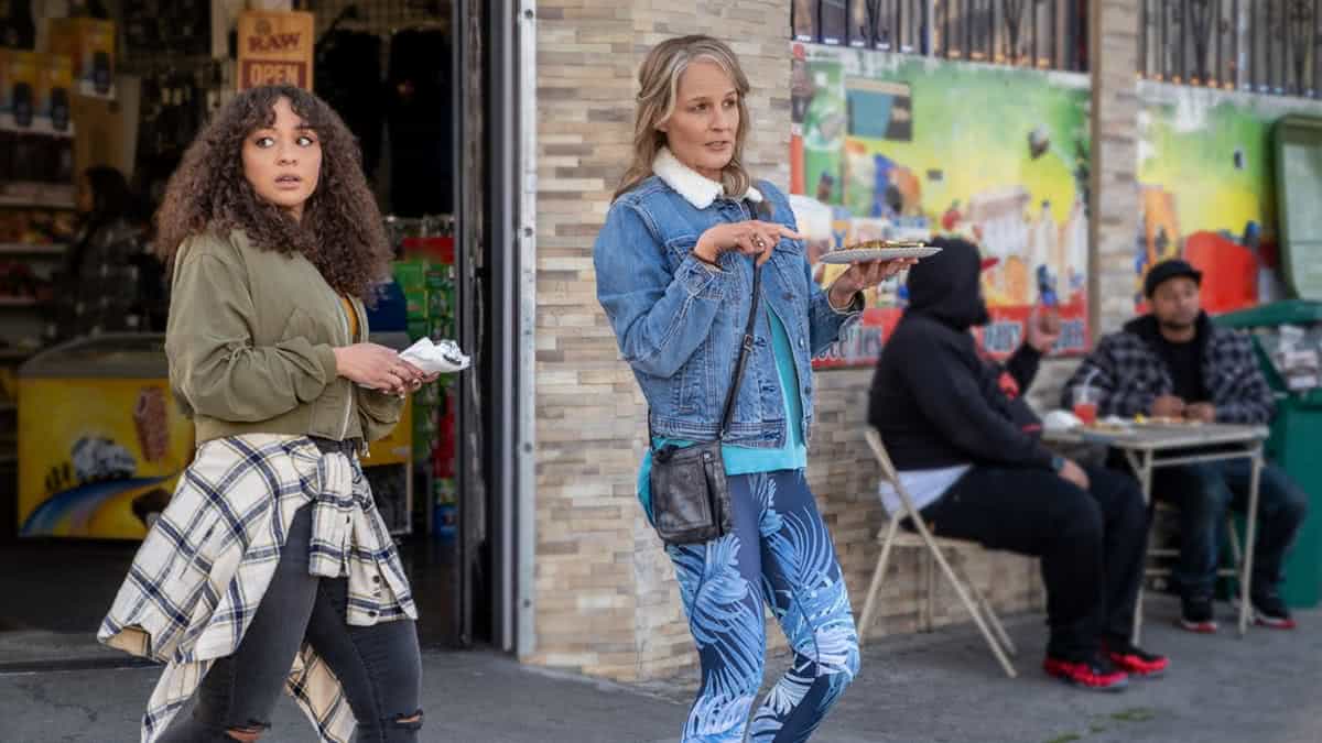 Helen Hunt conta que conseguiu seu papel em Blindspotting com apenas um tweet 1 Jaylen Barron e Helen Hunt em cena de Blindspotting Reproducao
