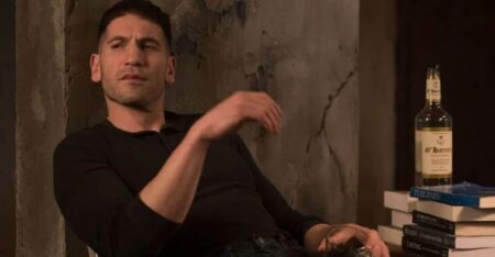 Jon Bernthal é sincero sobre o Justiceiro e retorno MCU Jon Bernthal em O Justiceiro (Reprodução / Netflix)