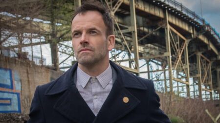 The Crown: Jonny Lee Miller fará o papel do primeiro-ministro John Major Jonny Lee Miller