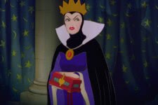 Rainha Má em Branca de Neve e os Sete Anões (Reprodução)