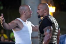 Vin Diesel e The Rock na franquia Velozes e Furiosos (Reprodução / Universal)