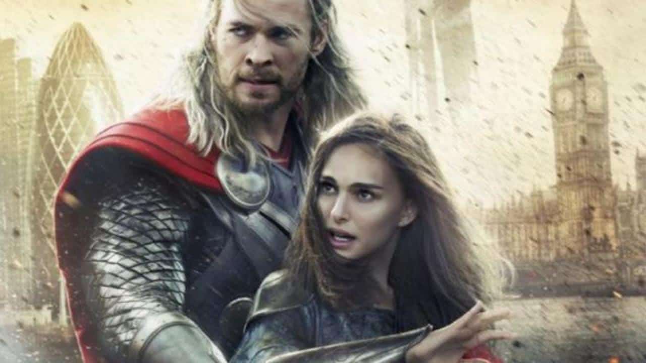 Thor (Chris Hemsworth) e Jane Foster (Natalie Portman) em Vingadores (Reprodução)