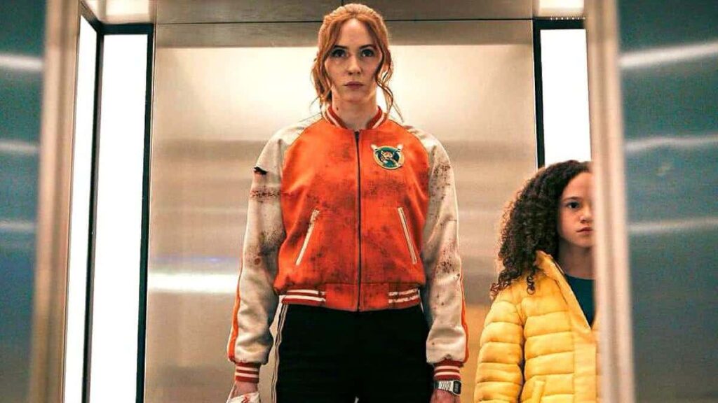 Karen Gillan em Milkshake Gunpowder (Divulgação / Netflix)