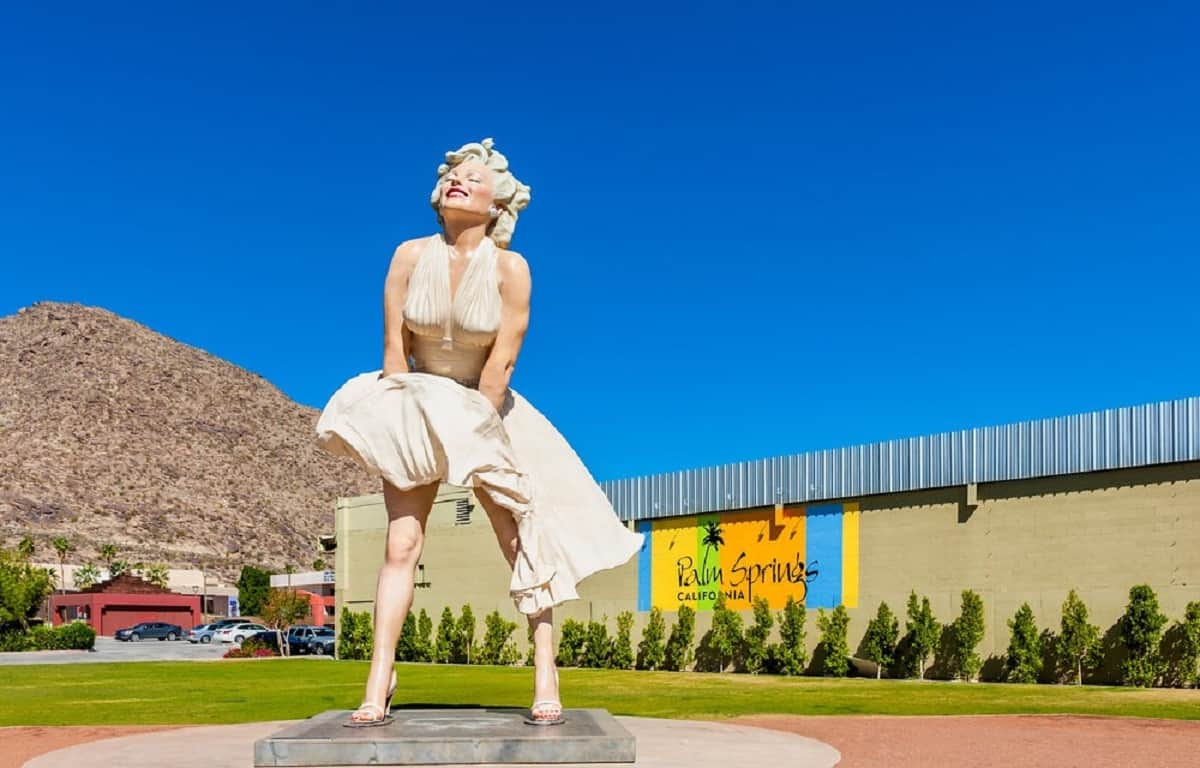 Homenagem à Marilyn Monroe gera protesto por explorar corpo da atriz 1 marilynMonroe3