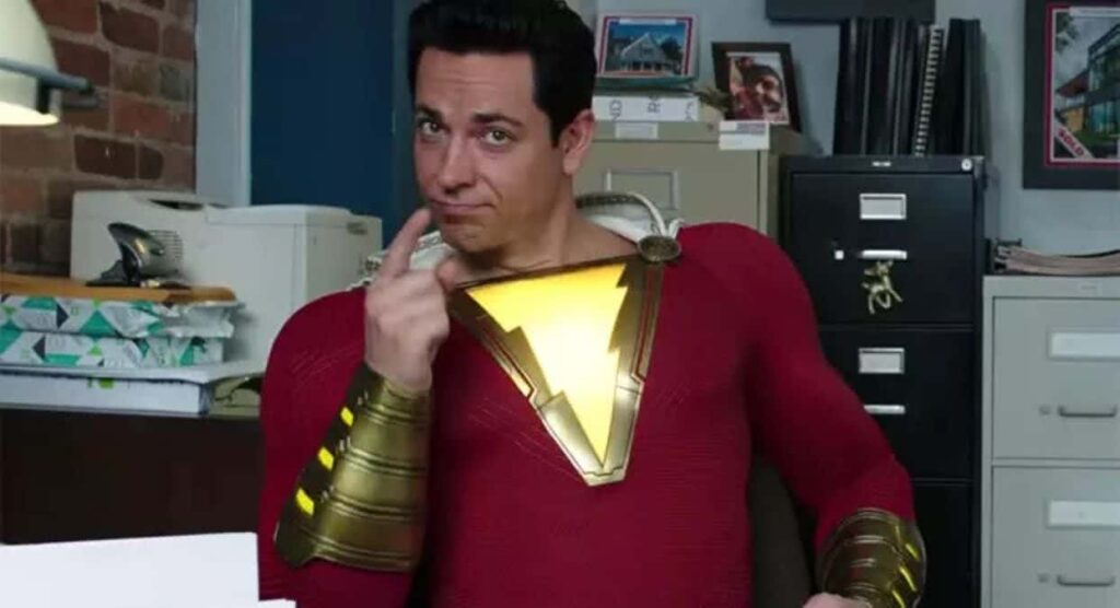 Zachery Levi como Shazam (Reprodução / DC)
