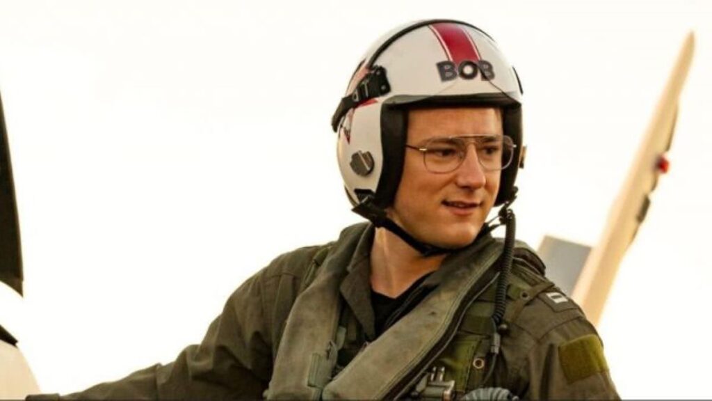 Lewis Pullman em Top Gun: Maverick (Divulgação)