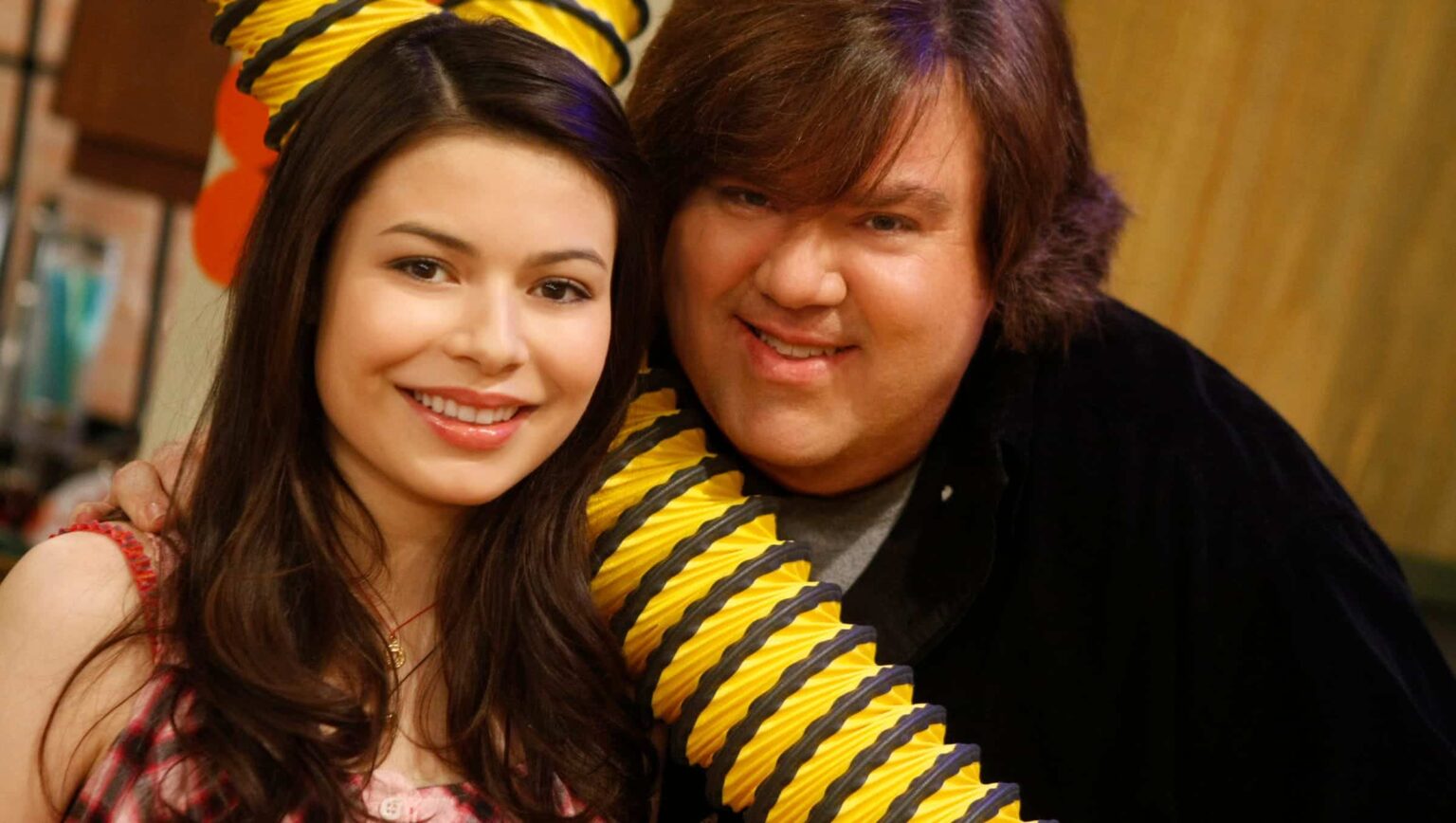 Maior produtor de séries infantis rebate acusação de abuso contra elenco jovem 636577341989934766 D8 2ICARLY 04 35722147