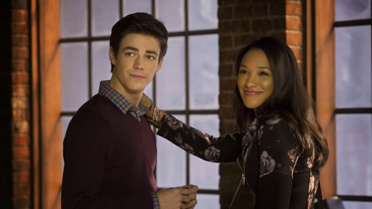 Barry e Iris em cena de The Flash Reproducao