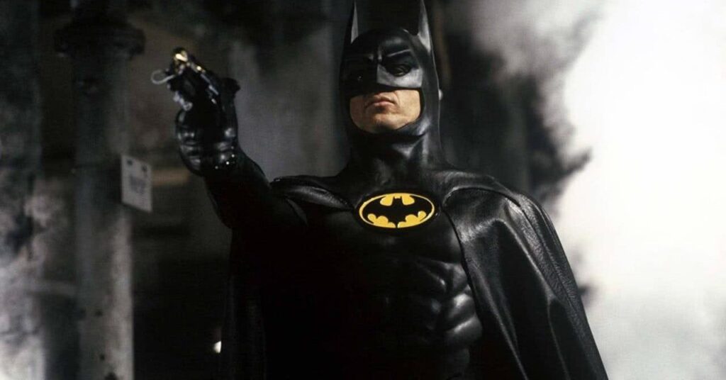 Batman de Michael Keaton vai aparecer com traje modificado em Batgirl Batman (Michael Keaton) em Batman (Reprodução)