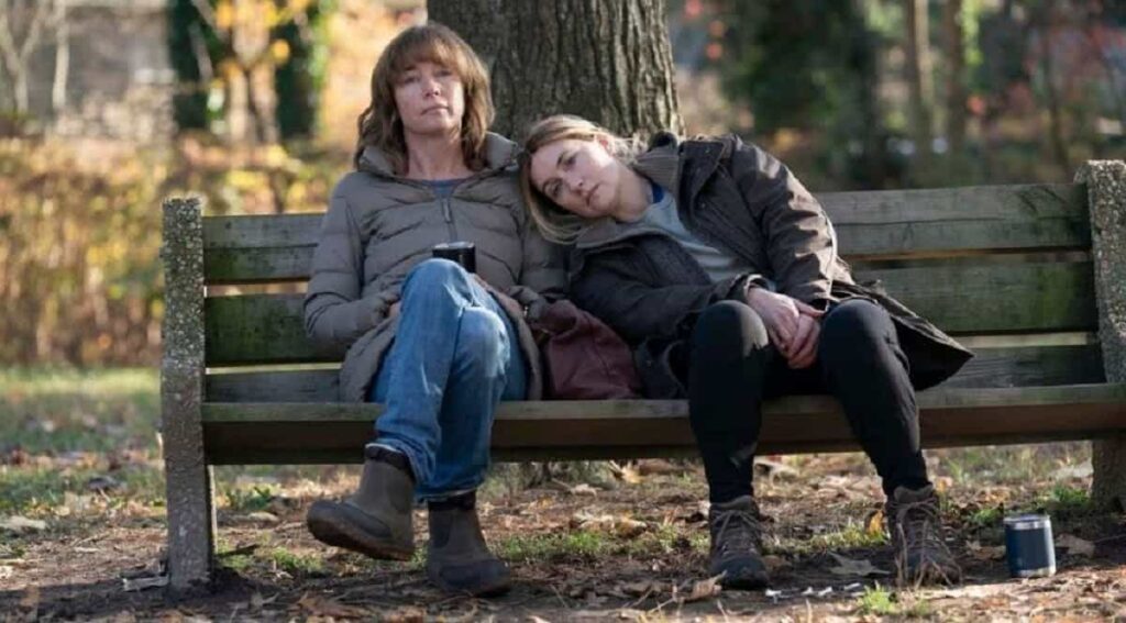 As mulheres imperfeitas de Mare of Easttown: força feminina move a série Cena de Mare of Easttown Foto HBO Divulgacao 1024x567 1