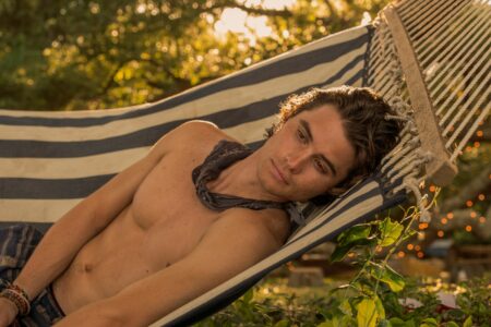 Chase Stokes em Outer Banks