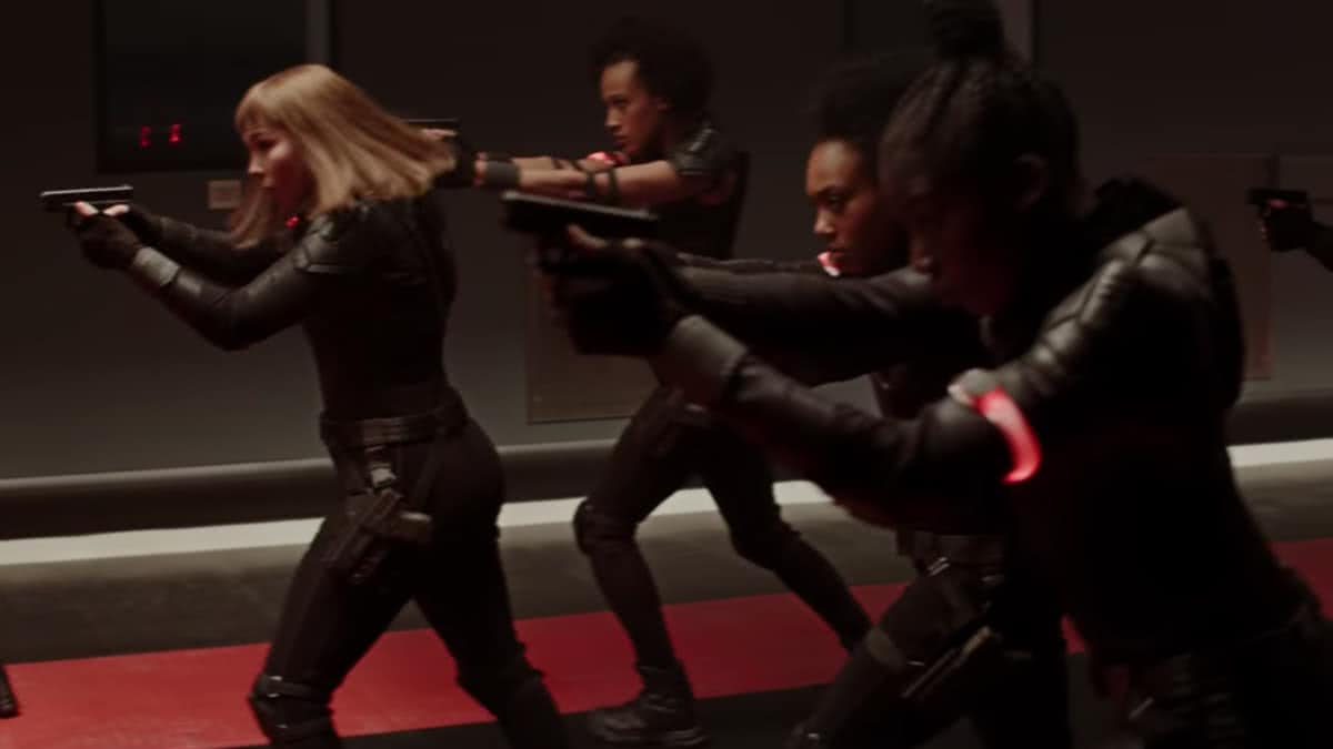 Três momentos em Viúva Negra que não fazem o menor sentido até agora 1 Cena de Viúva Negra (Reprodução / Marvel)