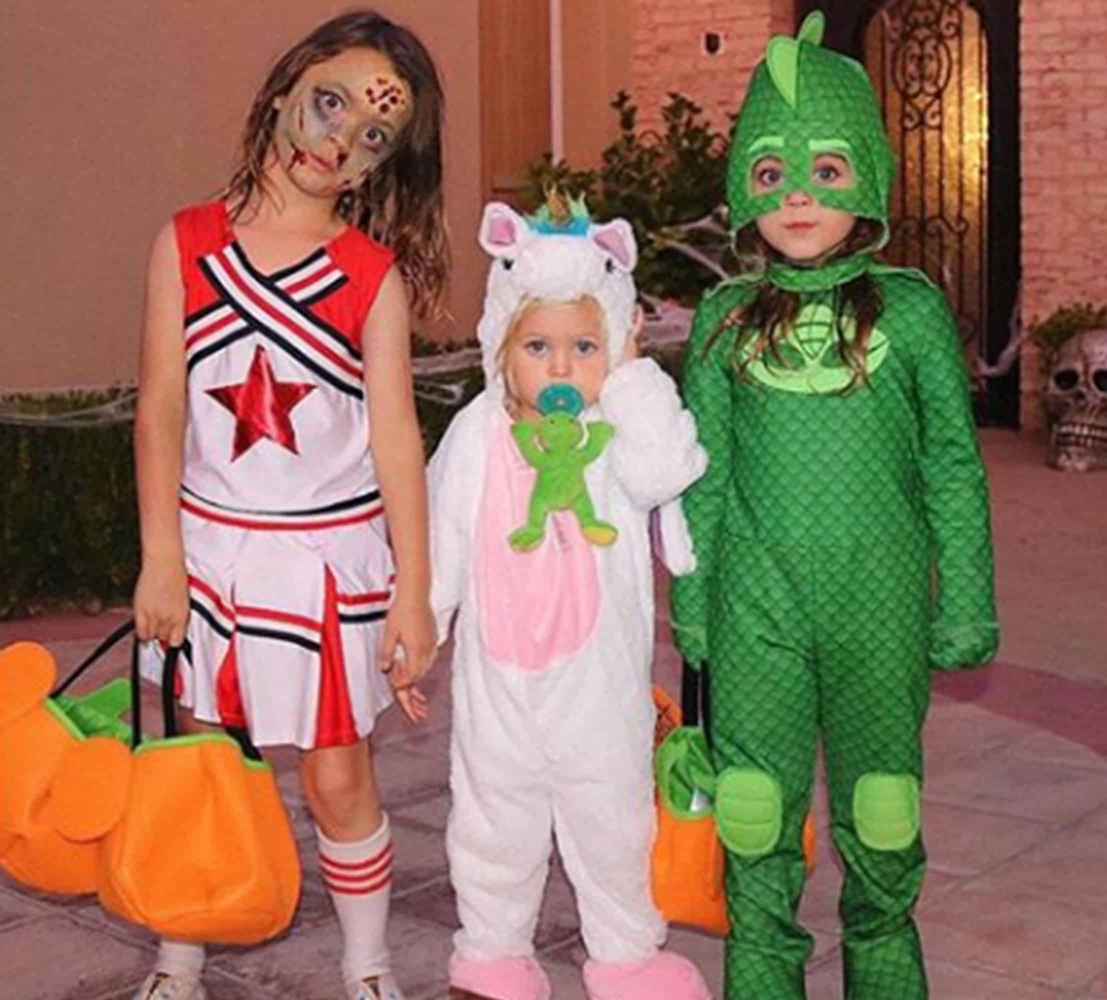 Filho de atriz sofre bullying por usar vestido na escola 2 Filhos de Megan Fox Noah Journey e Bodhi Reproducao