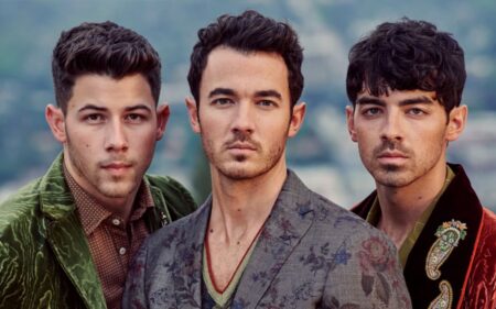 Coragem! Jonas Brothers querem lutar contra os Hemsworth Jonas Brothers (Divulgação)