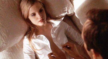 Atriz de American Pie enfrenta depressão pós-parto há um ano: “bastante real” Mena Suvari em Beleza Americana Reproducao