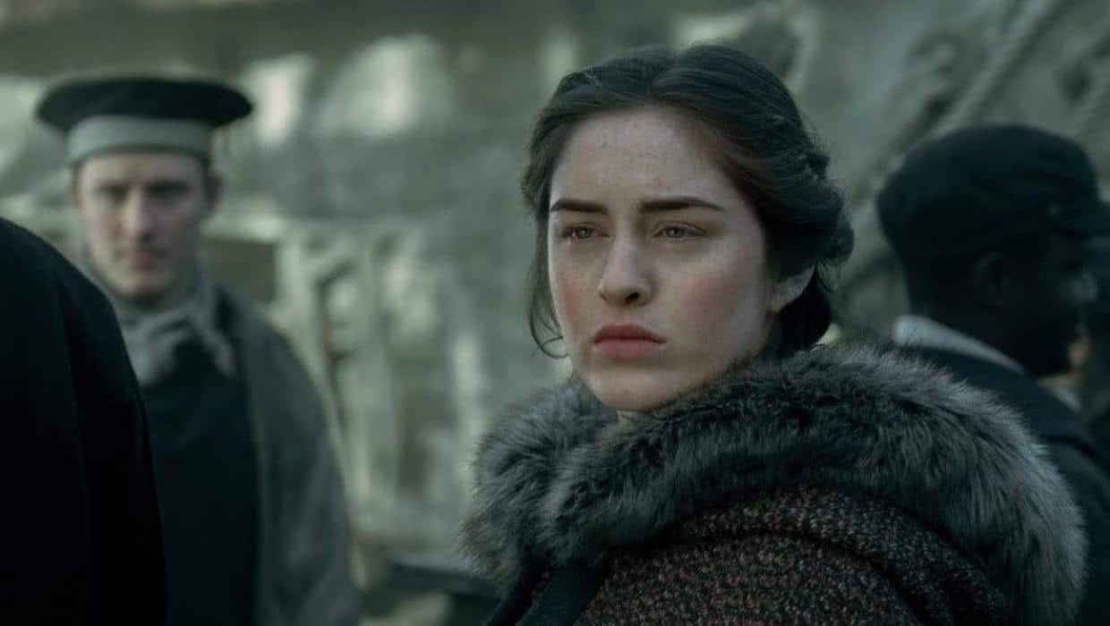 Nina Zenik (Danielle Galligan) em Sombra e Ossos (Reprodução)