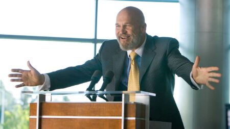 Obadiah Stane (Jeff Bridges) em Homem de Ferro (Reprodução)