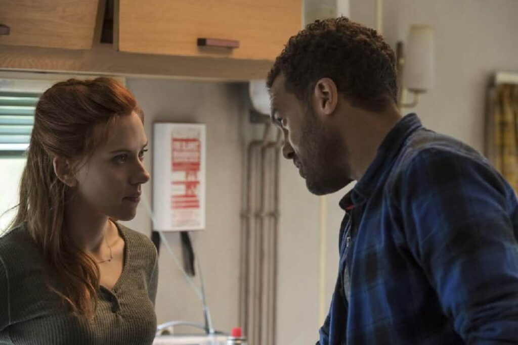 Estrela de Viúva Negra quer um futuro crossover com Deadpool Scarlet Johansson e O T Fagbenle em Viuva Negra Reproducao1