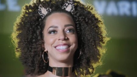 Valerie (Hayley Law) em Riverdale (Reprodução)