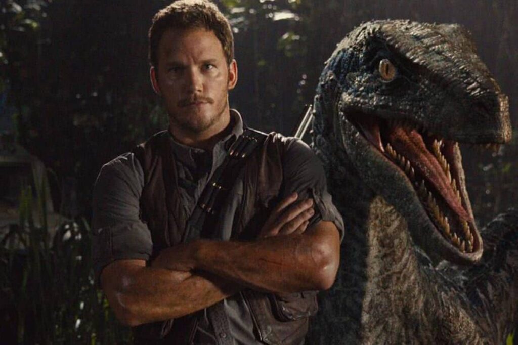 Franquia Jurassic World pode continuar sem Owen? Owen (Chris Pratt) e Blue em Jurassic World (Divulgação / Universal)