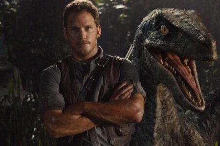 Owen (Chris Pratt) e Blue em Jurassic World (Divulgação / Universal)