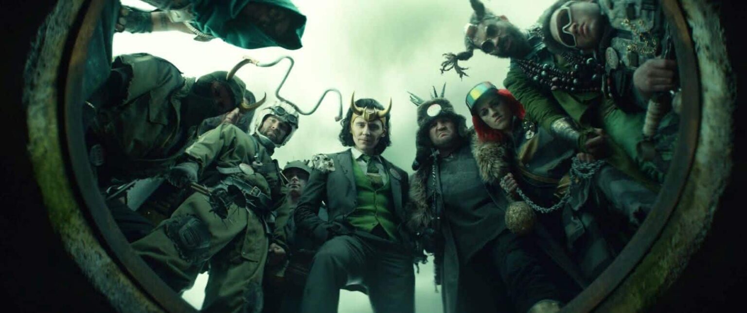 Semanas após estreia, Loki continua no TOP 10 do Disney+ Variantes do Loki na série Loki (Reprodução / Disney+)
