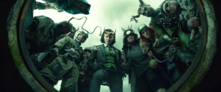 Semanas após estreia, Loki continua no TOP 10 do Disney+ Variantes do Loki na série Loki (Reprodução / Disney+)